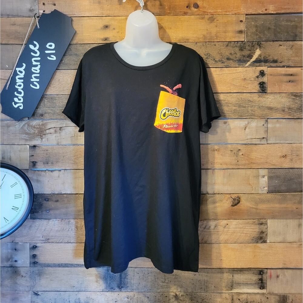 Box Lunch women's black short sleeve flamin Hot Cheetos shirt size 2x